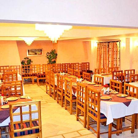 Goroomgo Radha Continental Nainital Esterno foto