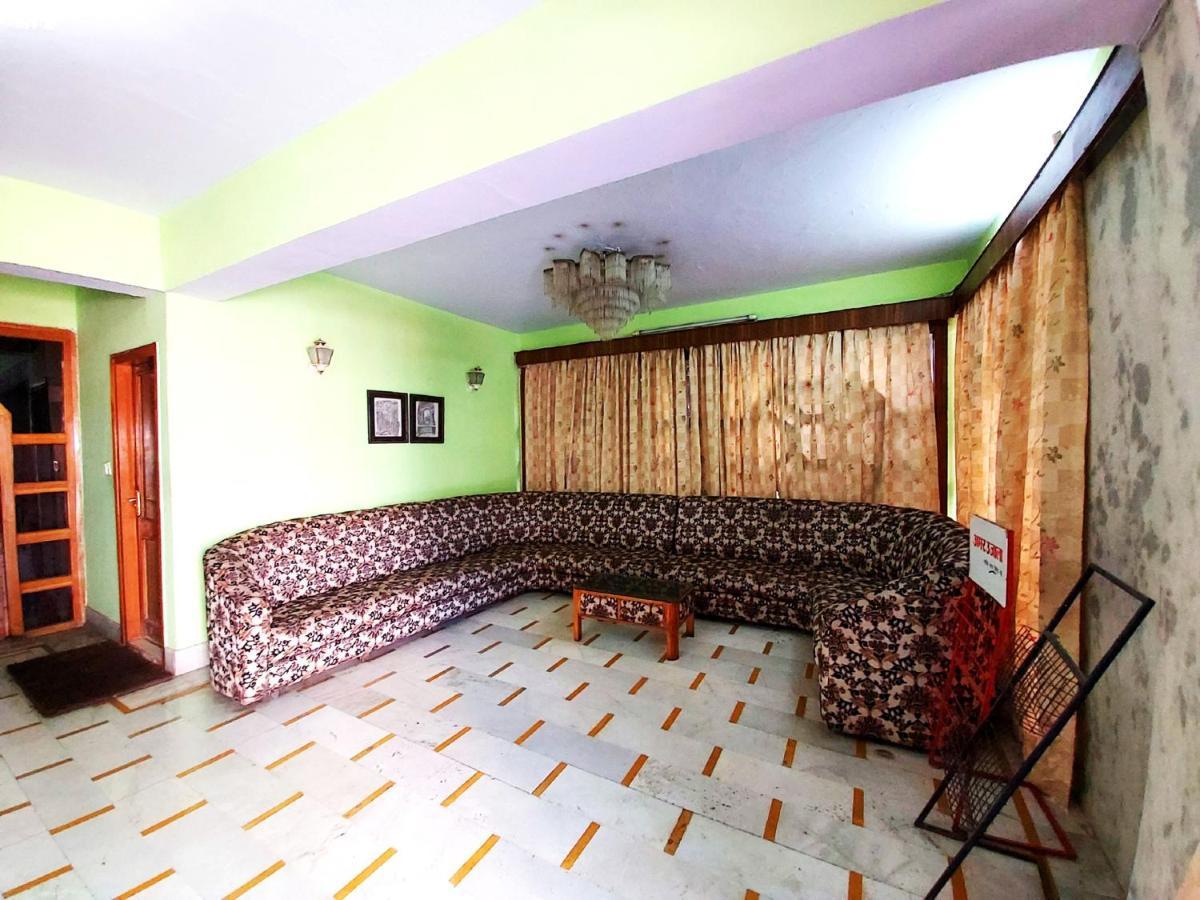 Goroomgo Radha Continental Nainital Esterno foto